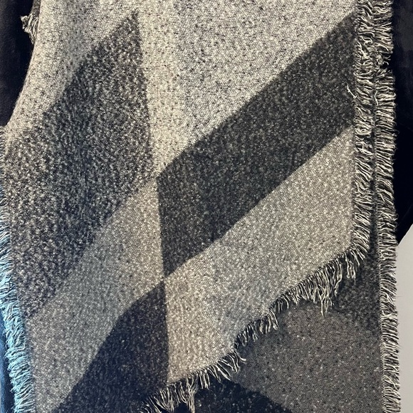 Fall shall with angled corners - Picture 1 of 2